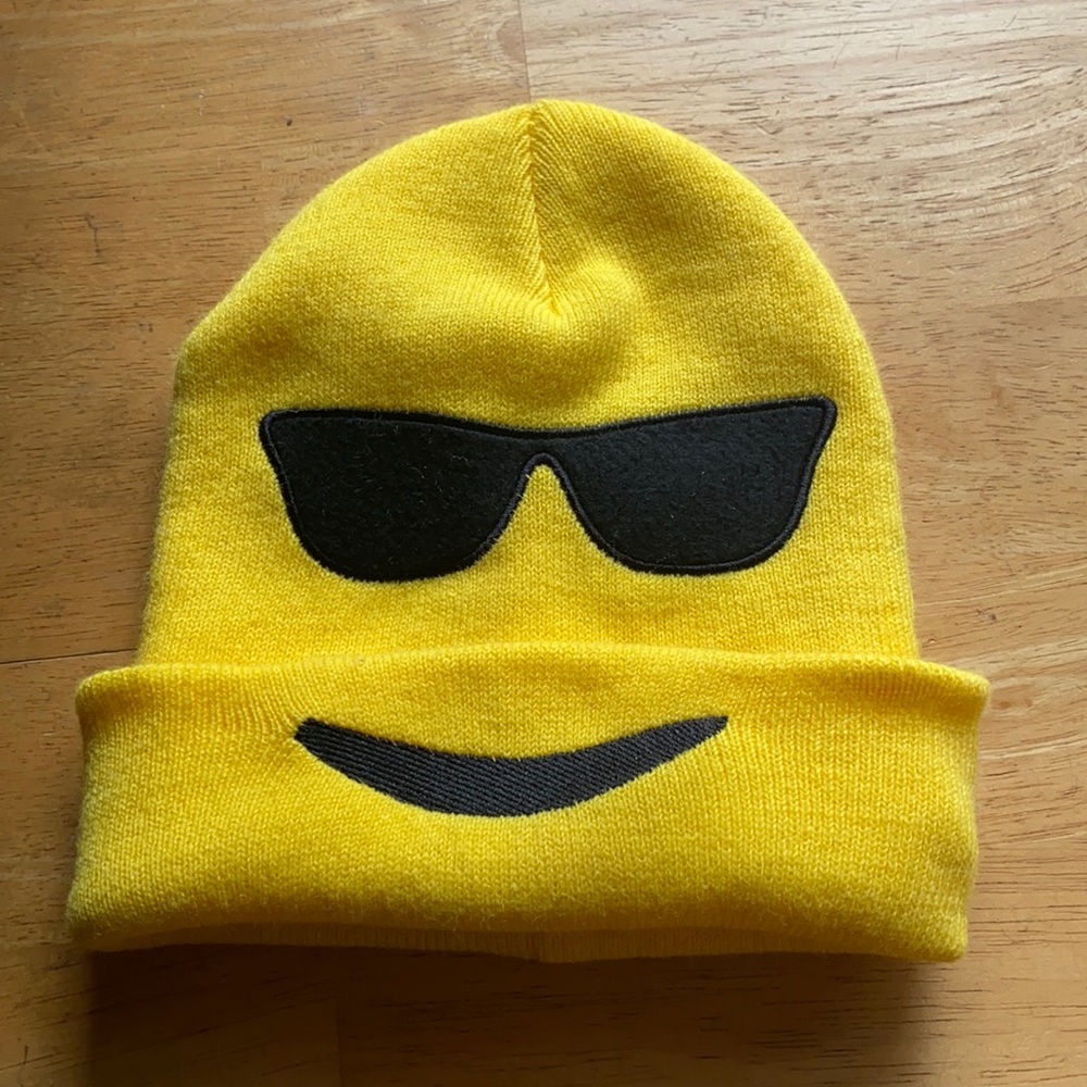 V! Yellow Beanie style hat like new